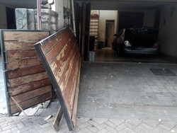  Rebut Kendali Setir, Si Cantik F Tabrakkan Mercy ke Garasi Adiguna 3 Kali