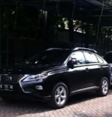  Ini Lexus Milik Adiguna yang Ditusuk Payung oleh Si Cantik F