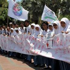 Pelajar Surabaya Prihatin dengan Bahasa Alay