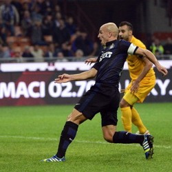 Inter Tundukkan Verona 4-2