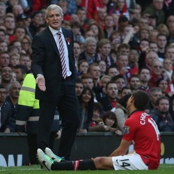 Hughes: Chicharito Harusnya Dikartu Merah