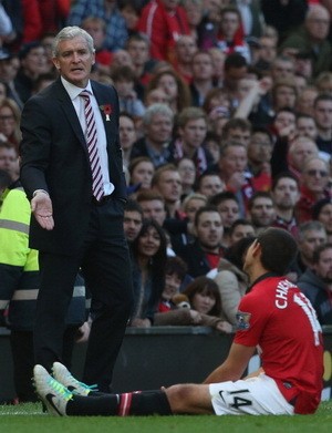 Hughes: Chicharito Harusnya Dikartu Merah