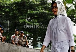 Kembali Jenguk Wawan, Airin Tak Lagi Tebar Senyuman