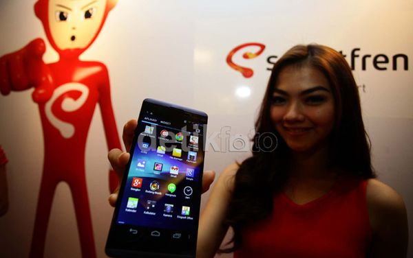 Andromax Z Quad Core Tancap Gas