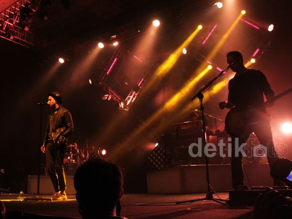 Club 8 dan One Republic Panaskan Guinness Arthurs Day 2013