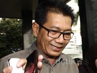 Ketua Komisi II Besuk Chairunnisa