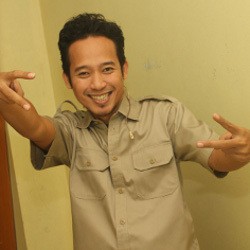 Sibuk Kerja, Denny Cagur Ajak Anak ke Lokasi Syuting
