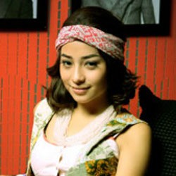 Nikita Willy Ajak Ibunda Umroh Setiap Tahun