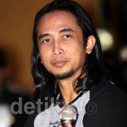 Perempuan yang Ngamuk di Rumah Adiguna Diduga Istri Piyu Padi