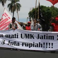 Ratusan Buruh Kembali Tuntut UMK Jatim Rp 3 Juta