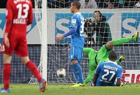 Protes Hoffenheim soal Gol Hantu Ditolak
