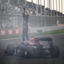 Aksi Donat Senilai Rp 370 Juta dari Vettel 