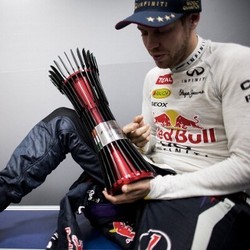 Vettel Kian Bergelimang Rekor