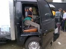 Lelaki yang Meninggal dalam Mobil di Tomang Diduga Akibat Sakit