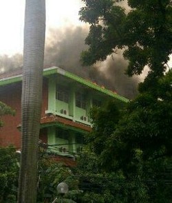 Sedang Direnovasi, Gedung SMAN 78 Kemanggisan Terbakar