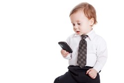 Studi: Sepertiga Anak Tahu Cara Pakai HP dan Tablet Sebelum Lancar Bicara