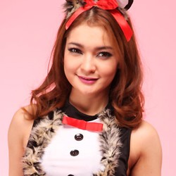 Ayumi Makin Tenar Lewat Foto-foto Sensual