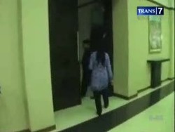 Atut Akhirnya Masuk Kerja