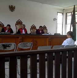 Kuwu Desa di Cirebon Didakwa Korupsi Dana Pembebasan Lahan Tol Kanci