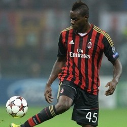 Mobilnya Tabrakan, Balotelli Selamat