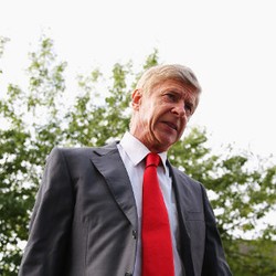 Bagi Wenger, Ibra Lebih Hebat dari Messi atau Ronaldo