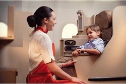 Orangtua Bisa Sewa Pengasuh Anak Saat Naik Maskapai Penerbangan Ini