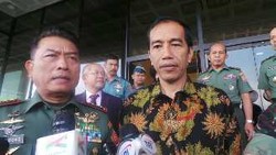 Jokowi Minta TNI Awasi Masyarakat Agar Tidak Buang Sampah Sembarangan