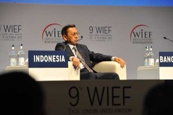 Bertemu WNI di Inggris, Boediono Bicara Soal Pemberantasan Korupsi dan Century