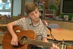 Pasca Operasi Bibir Sumbing, Remaja Ini Juarai Lomba Menyanyi