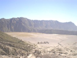 Bagaimana Bisa Kita Tidak Mencintai Bromo?