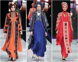 Hijab Style: Busana Elegan yang Romantis ala Hennie Noer