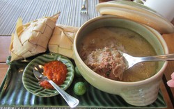 Di Tungku Makasar Ada Coto Makassar dan Pallu Kaloa Lezat