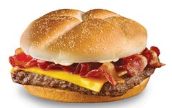 Yuk, Nikmati Rabu WOW Burger Segi Empat dari Amerika!