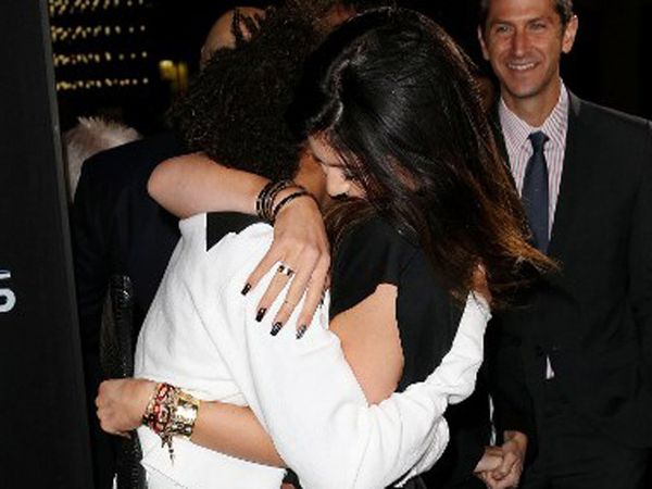 Pelukan Kylie Jenner untuk Jaden Smith