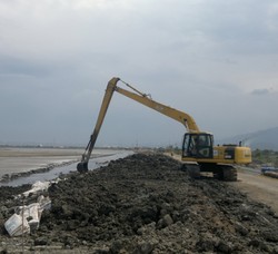 Tanggul Lumpur Lapindo Ditinggikan Masuki Musim Penghujan