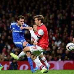 Chelsea Tundukkan Arsenal di Emirates Stadium