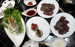 Esina Yakiniku Garden: Empuk Juicy Wagyu Karubi dengan Sentuhan Korea