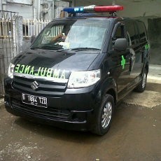 Jenazah Pria yang Tewas di Dalam Mobil Dibawa ke RSCM