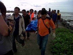 1 Korban Tenggelam di Pesisir Pantai Manado Ditemukan Meninggal