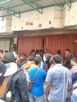 Seorang Pria Tewas Tertimpa Lift di Pertokoan Tanah Abang Bukit