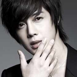 Demi Drama, Kim Hyun Joong Tinggalkan Barefoot Friends