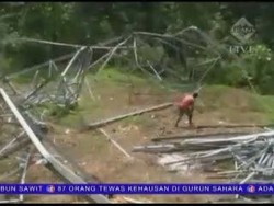 Besi Penyangga Dijarah, Tower SUTET Roboh