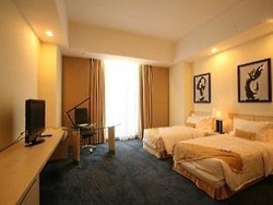 Menginap di Manado, dari Gaya Koper Hingga Ransel