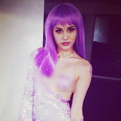 Kostum Halloween Seksi Miley Cyrus, Yay or Nay?