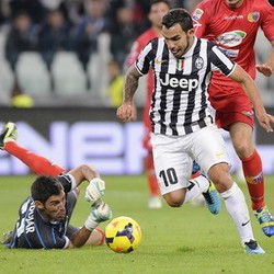Juventus Lumat Catania 4-0