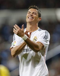 Cristiano Ronaldo Lewati Puskas