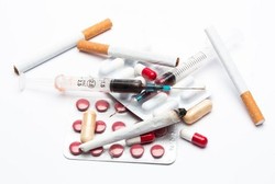 Merokok = Menghisap Narkoba