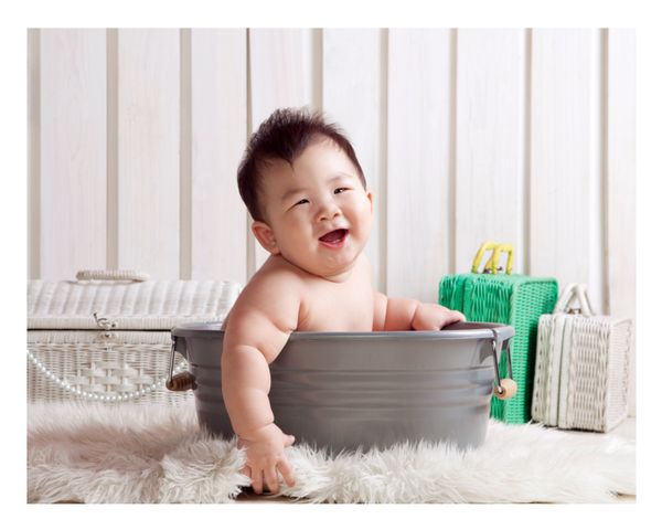 Benedictus Stark Marcello, 11 Bulan, Lelaki