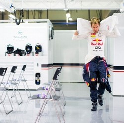 Akhir Pekan Ini Vettel Punya Kans Samai Torehan Schumi