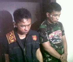 Berlagak Bak Anggota TNI dan Polisi, 2 Pemuda Diamuk Saat Memeras Korban